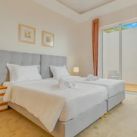 Balancal And Palheiro Village 3* פונשל