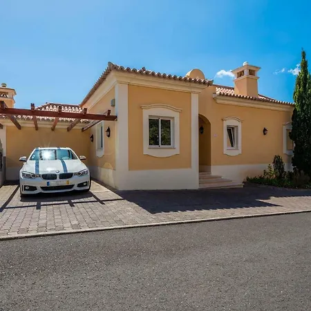 Balancal And Palheiro Village 3* פונשל